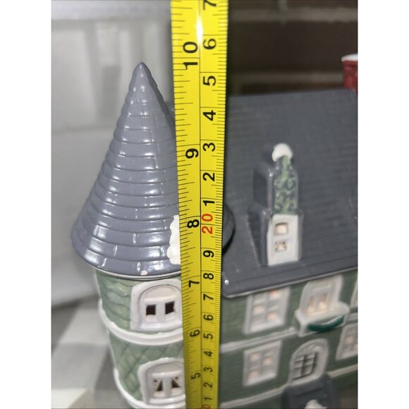 Vintage Yuletide Lakeside Mansion Lighted Christmas Village 1989 porcelain House - Picture 9 of 14